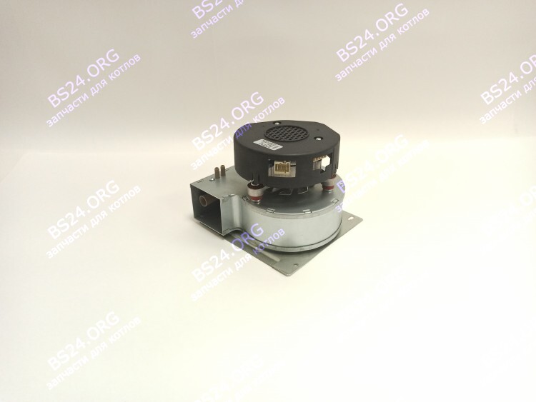 Вентилятор VAILLANT turboTEC 36 kW 190262 (в комплекте с монтажной пластиной) AF028-66W-BP-S 